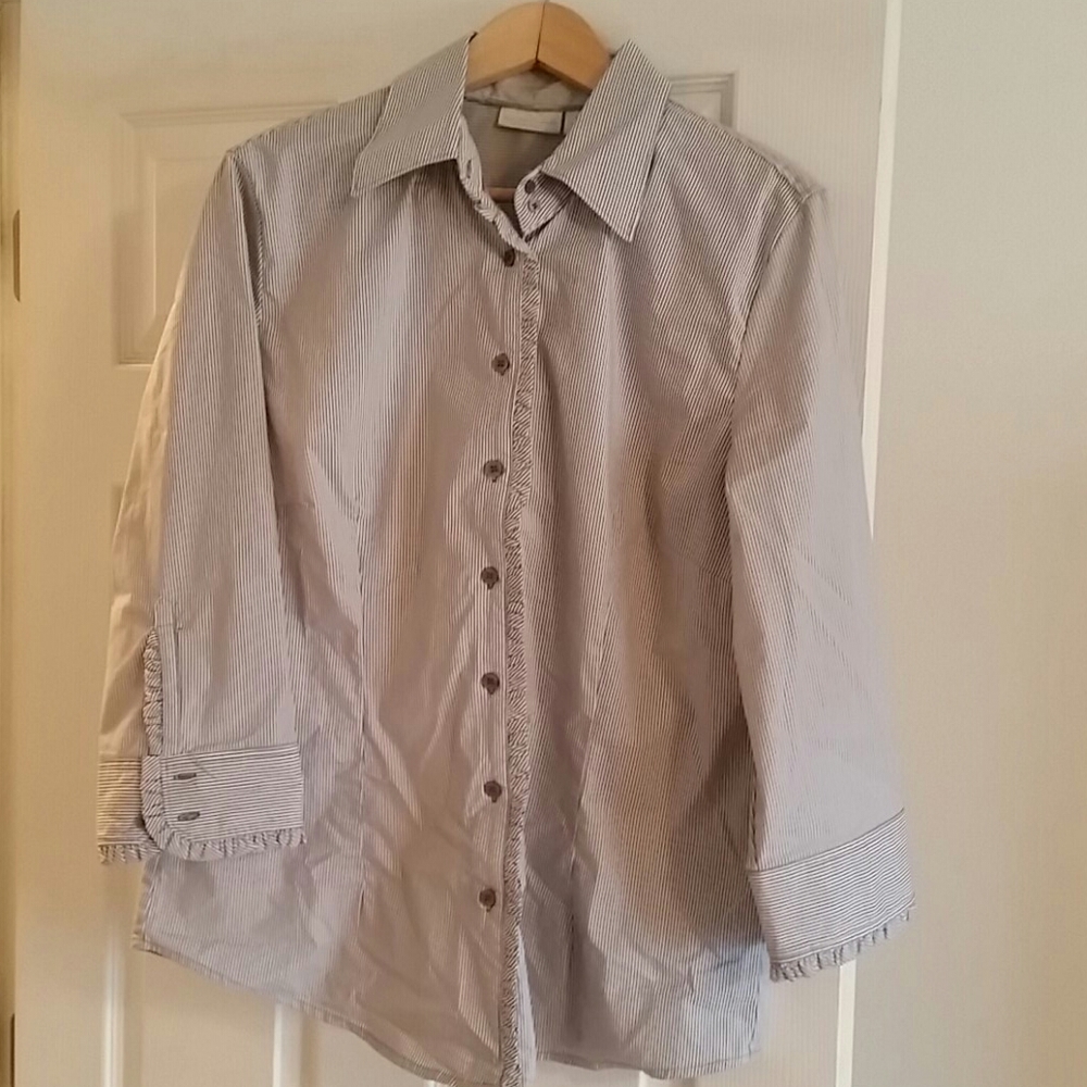 Button down 3/4 sleeve striped shirt